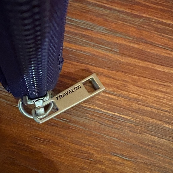 TRAVELON RFID blocking double zip clutch Wallet women’s - Picture 3 of 13